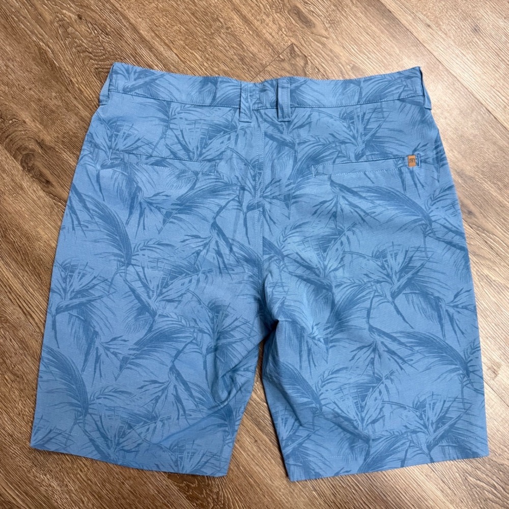 TravisMathew Jungle Oasis Shorts Blue Palm Leaf Print Mens 32 Golf Lifestyle 9" - Picture 7 of 7